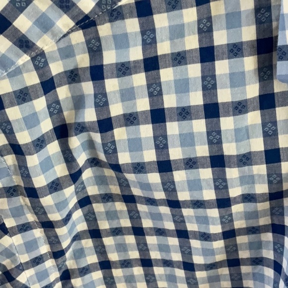 Nice dress, fun shirt - Picture 3 of 8